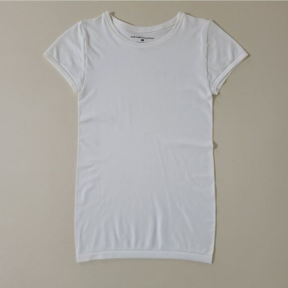 New York & Company Women's White Crewneck Pullover Short Sleeve Top - Picture 5 of 14